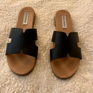 Size 9 Steve Madden Hoku Slide Sandal- Black